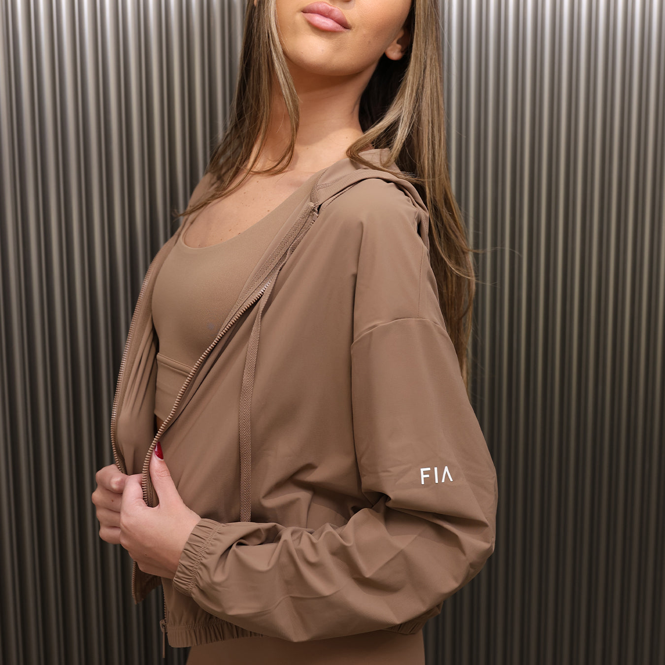 FIA ACTIVE LIGHT HOODED JACKET - COCOA